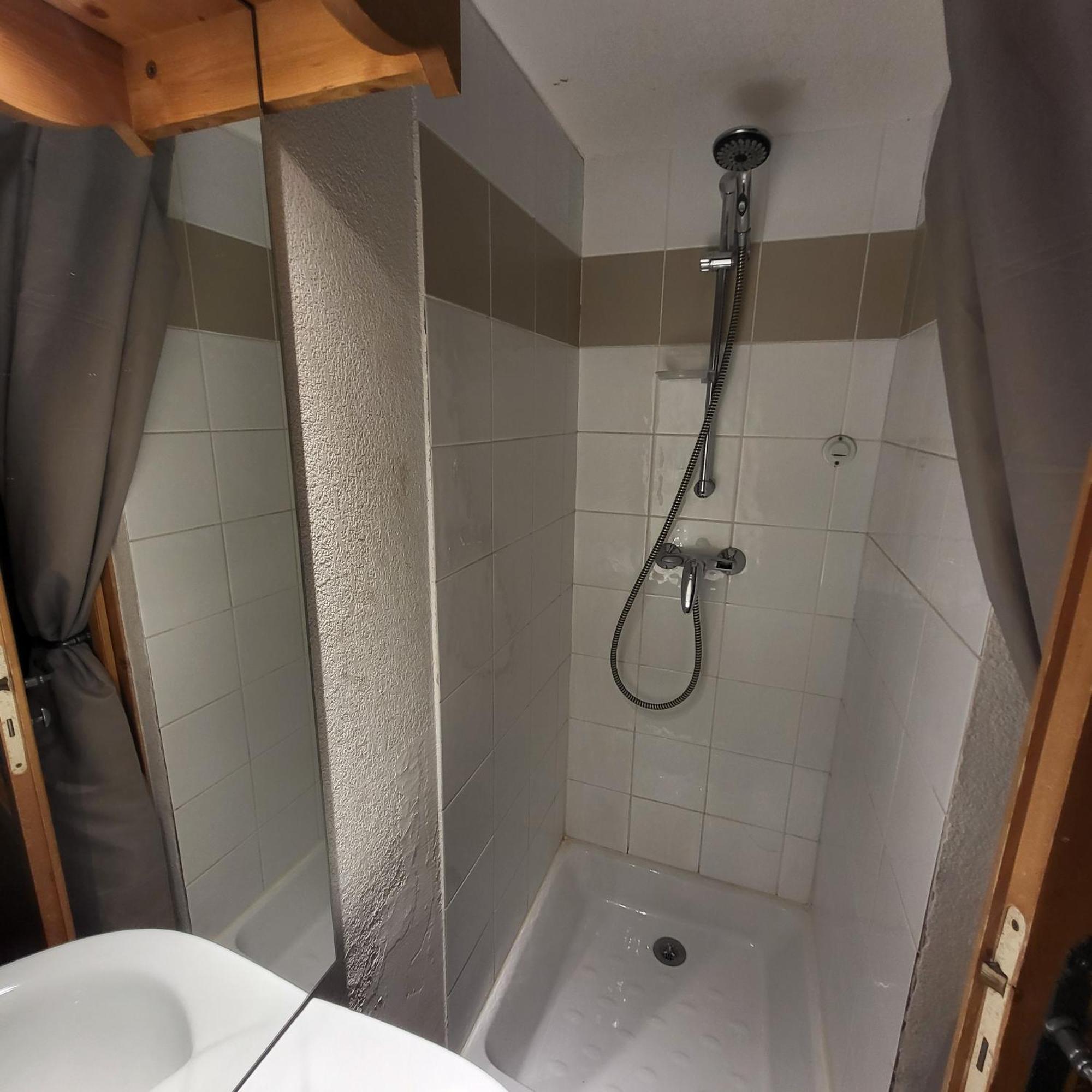 Be First On The Lift Each Morning! 2Bed Apt. 6 Pax سا جيرفي لي با المظهر الخارجي الصورة